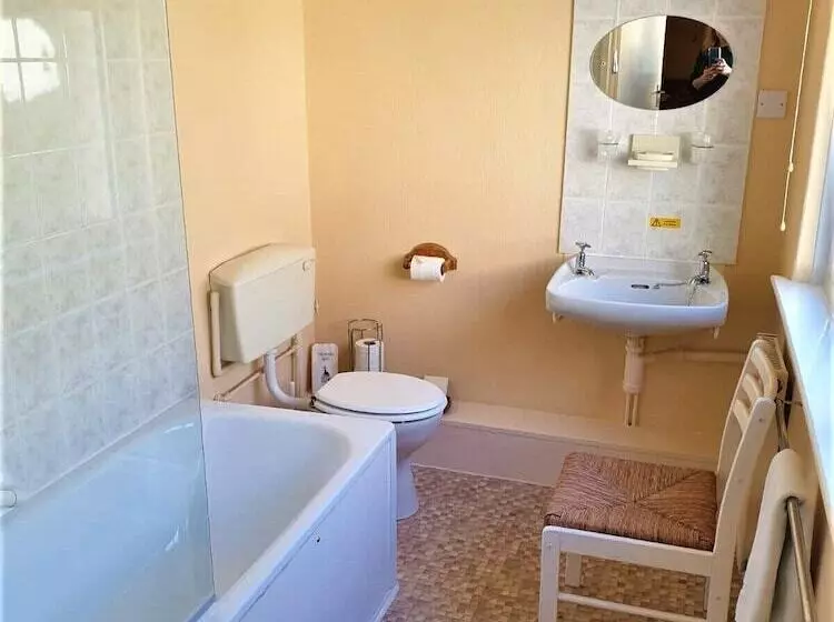 スタンダードトリプルルーム, Avoncourt Lodge