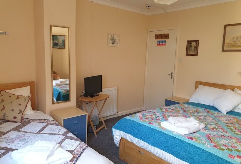 标准三人间, Avoncourt Lodge