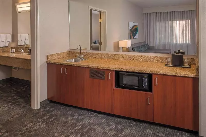 キングサイズベッドのスイートルーム, Courtyard By Marriott Dulles Town Center
