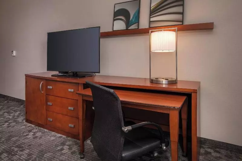 クイーンサイズベッドのスタンダードルーム, Courtyard By Marriott Dulles Town Center