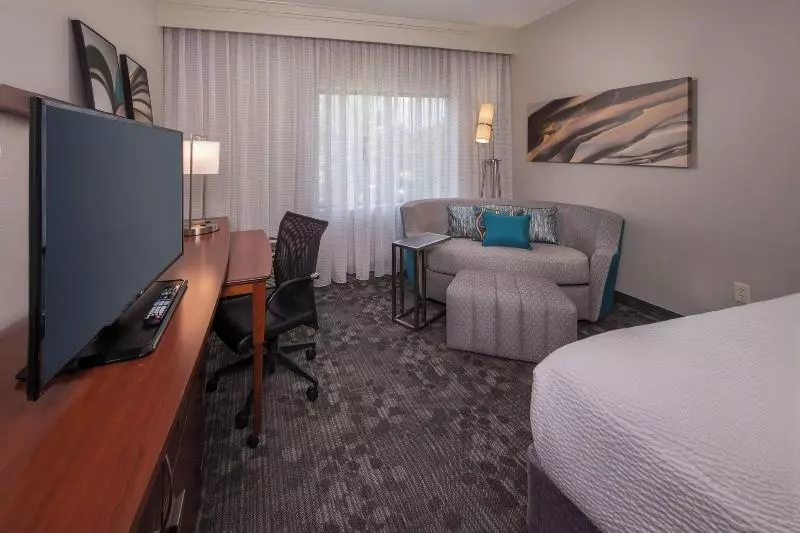 キングサイズベッドのスタンダードルーム, Courtyard By Marriott Dulles Town Center