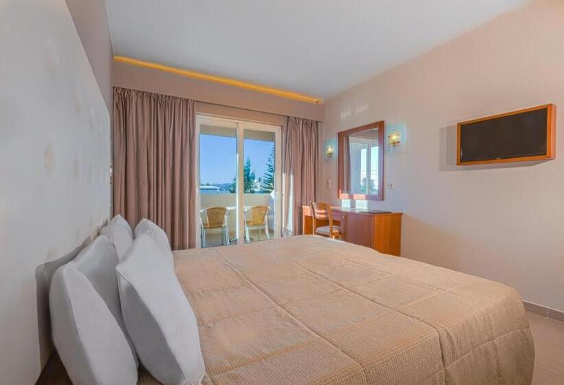 חדר סטנדרט לשלושה, Esperia