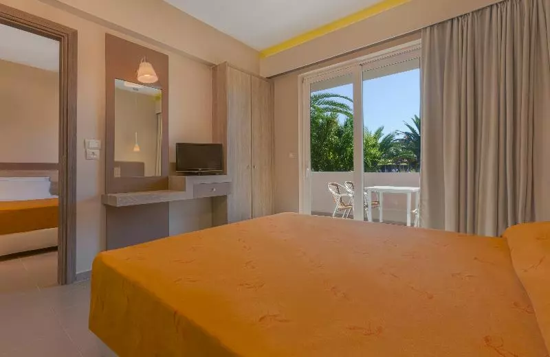 Chambre Familiale, Esperia