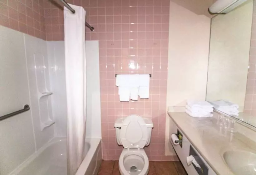 ２ダブルベッドのスタンダードルーム, Fairbridge Inn And Suites West Point