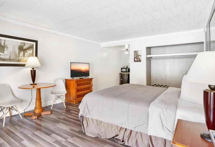 غرفة ديلوكس سرير كينج, Fairbridge Inn And Suites West Point