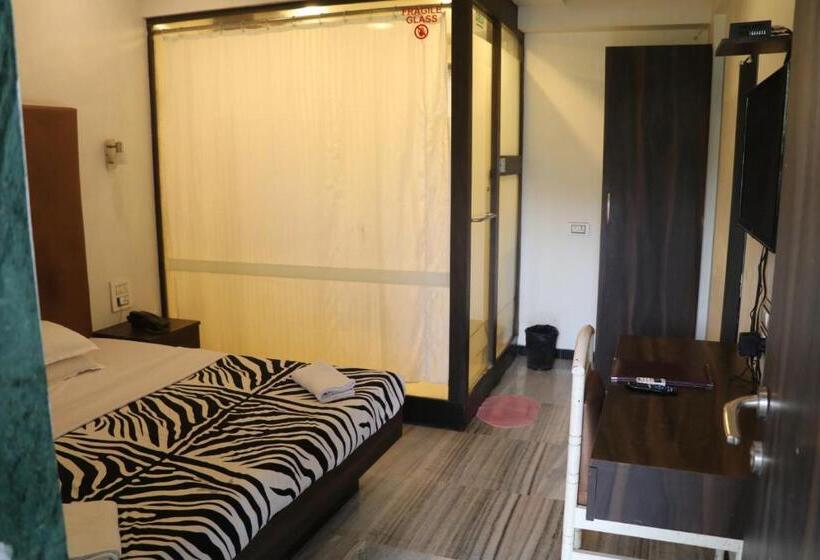 Номер Стандарт, Milan International