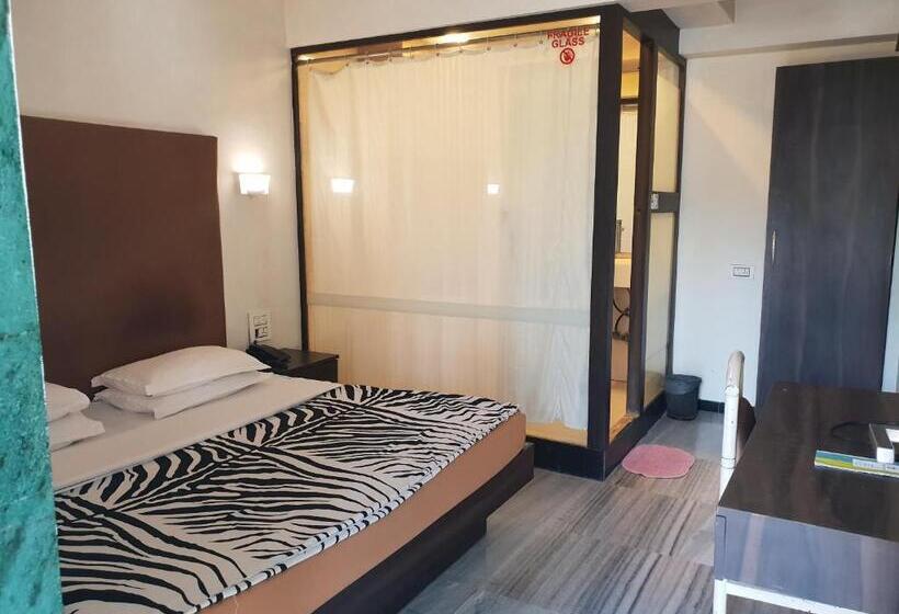 Номер Стандарт, Milan International