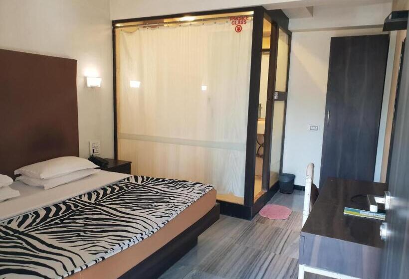 Номер Стандарт, Milan International