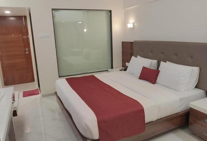 Номер Премиум, Milan International