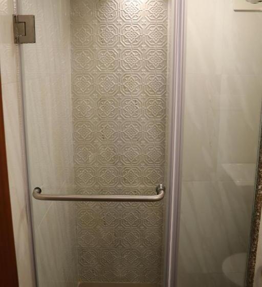 Номер Премиум, Milan International