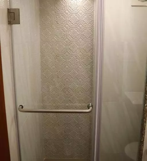 اتاق پرمیوم, Milan International