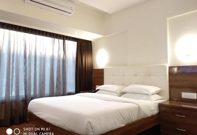 Номер Премиум, Milan International