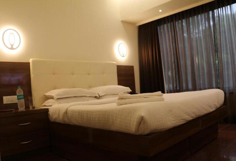 Номер Премиум, Milan International