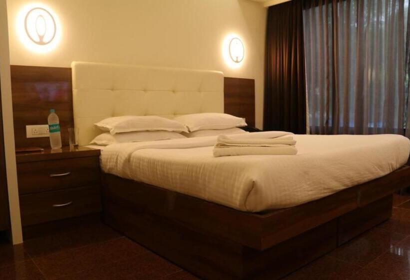 Номер Премиум, Milan International