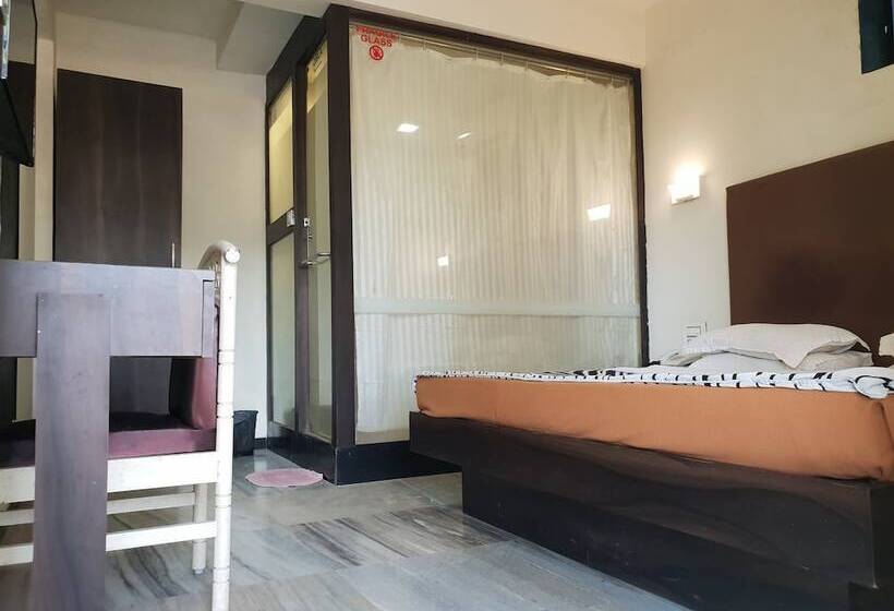 Номер Стандарт, Milan International