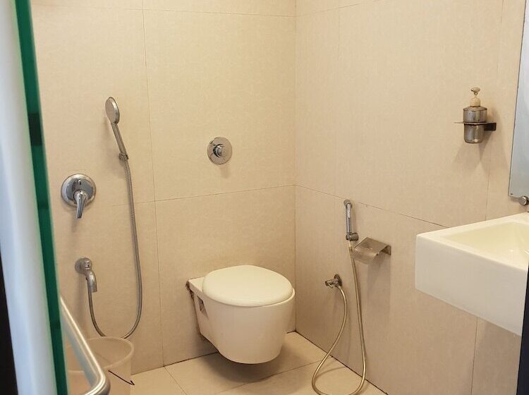 Номер Economy, Milan International