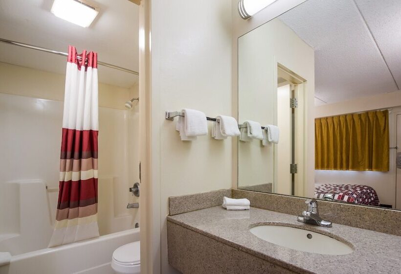 Номер Deluxe, Red Roof Inn Shelbyville