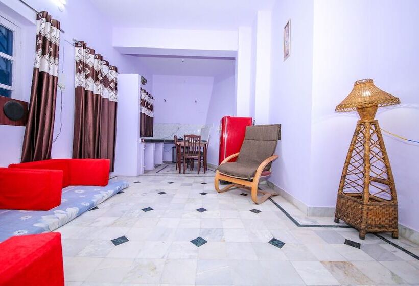 تختخواب در اتاق مشترک, Rishikesh Sadan