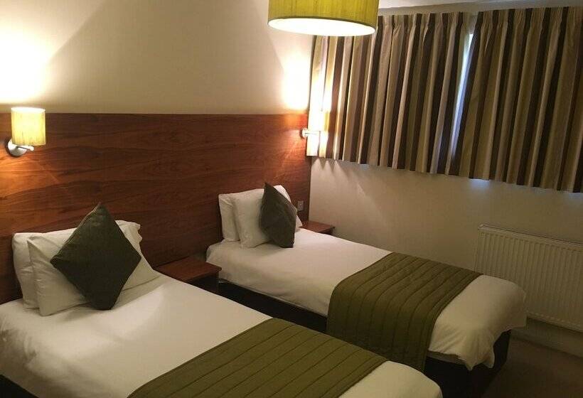 Номер Стандарт, Stockwood Hotel Luton Airport