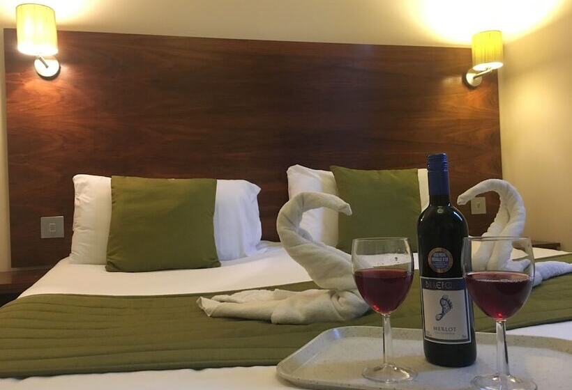 Номер Стандарт, Stockwood Hotel Luton Airport