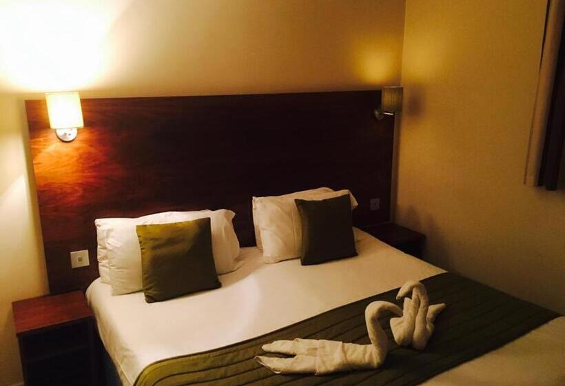 Номер Стандарт, Stockwood Hotel Luton Airport