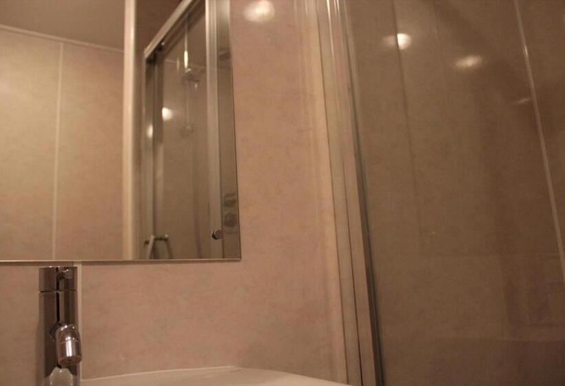 Номер Стандарт Трехместный, Stockwood Hotel Luton Airport