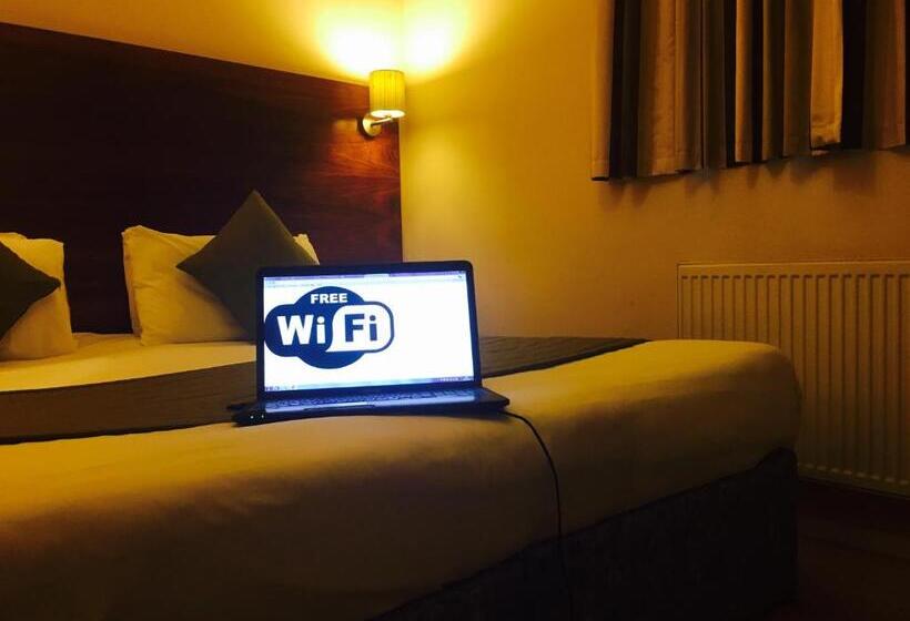 Номер Стандарт Трехместный, Stockwood Hotel Luton Airport