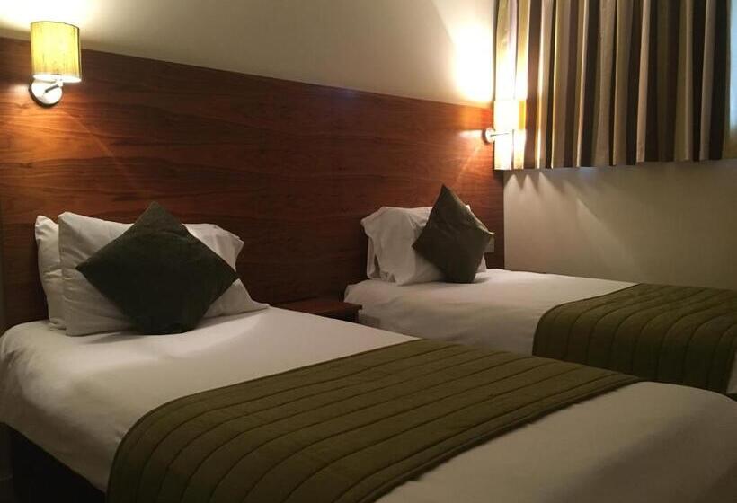 Номер Стандарт, Stockwood Hotel Luton Airport