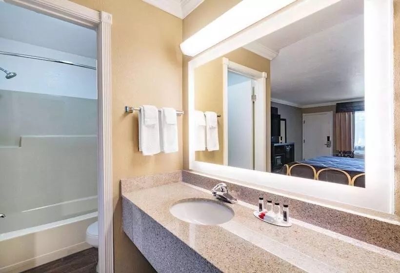 Standard-huone, Super 8 By Wyndham Ukiah