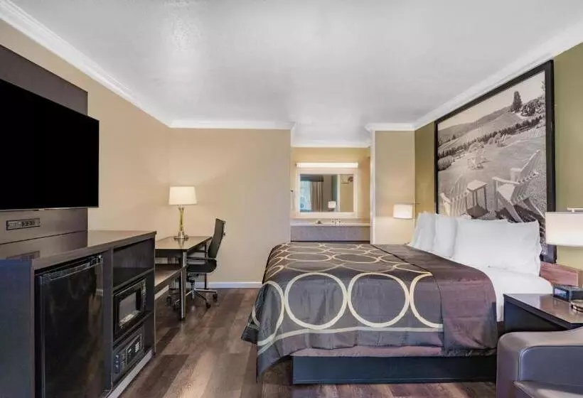 Standard-huone King-vuode, Super 8 By Wyndham Ukiah