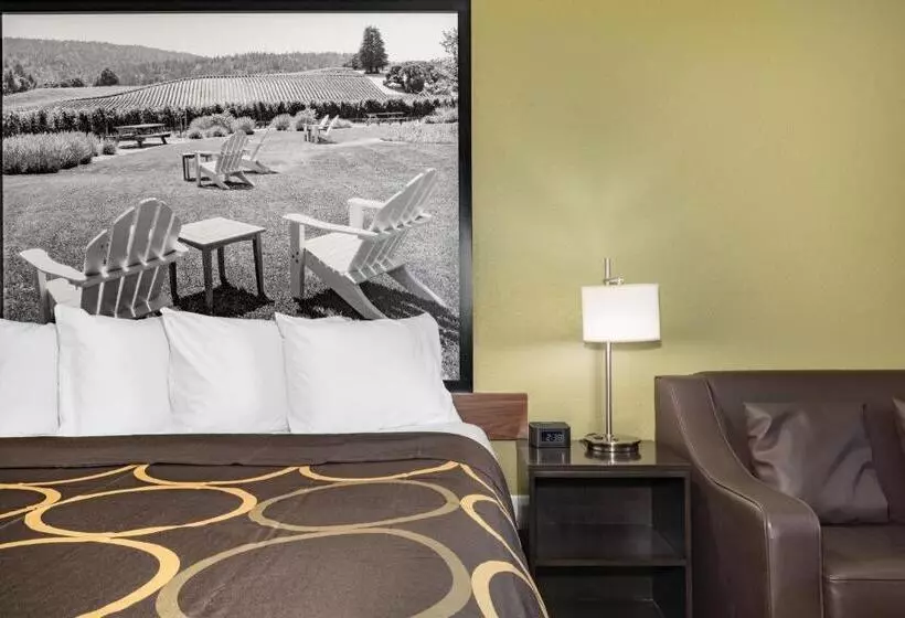 Standard-invahuone King-vuode, Super 8 By Wyndham Ukiah