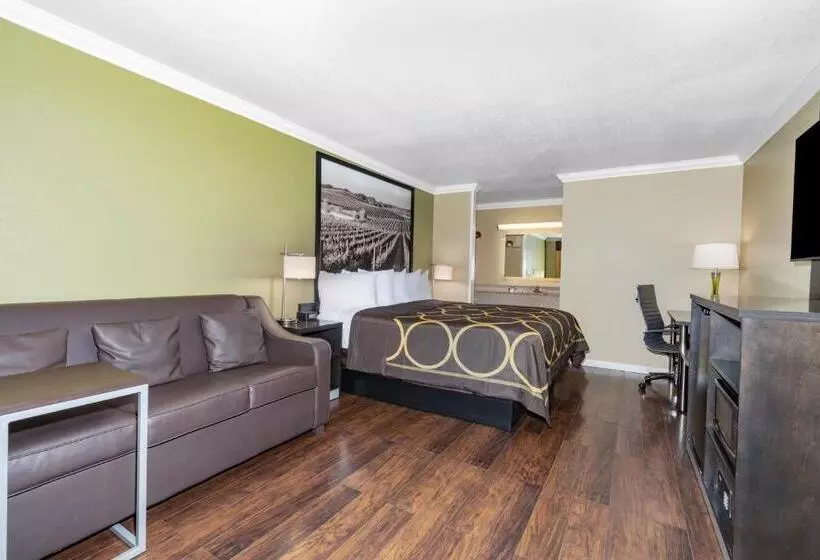 Standard-invahuone King-vuode, Super 8 By Wyndham Ukiah