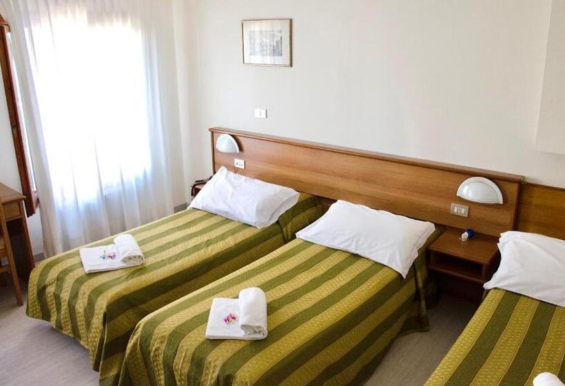 חדר סטנדרט לשלושה, Locanda Silva