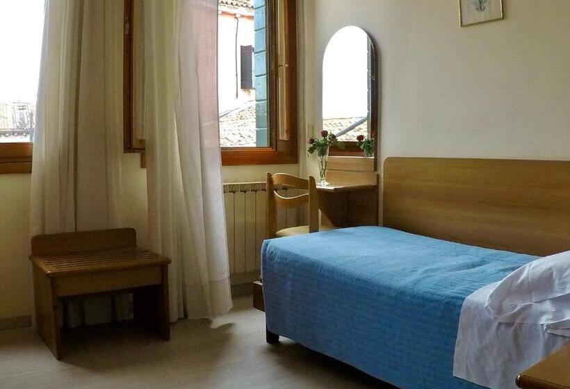 חדר סטנדרד יחיד חדר אמבטיה משותף, Locanda Silva