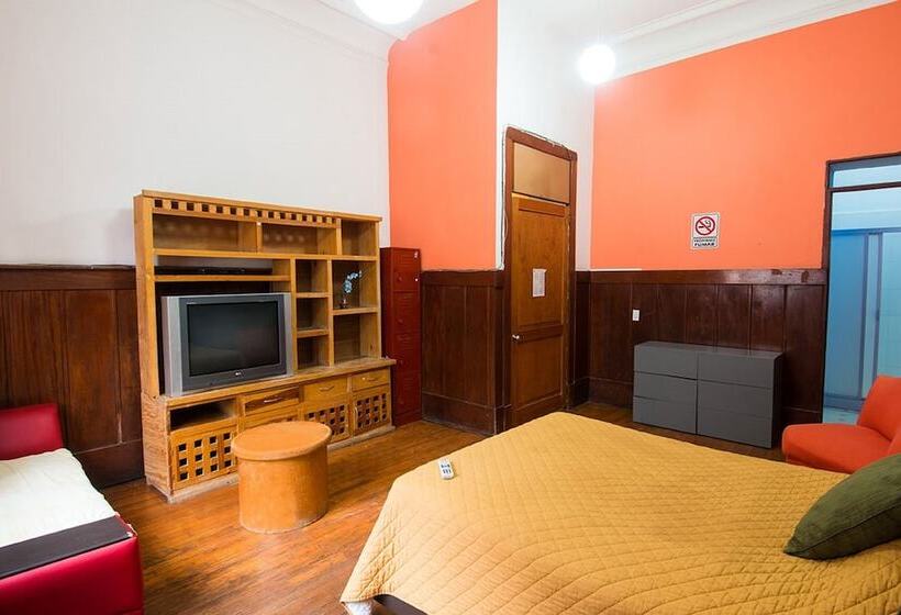 スイート, Hostal Amigo