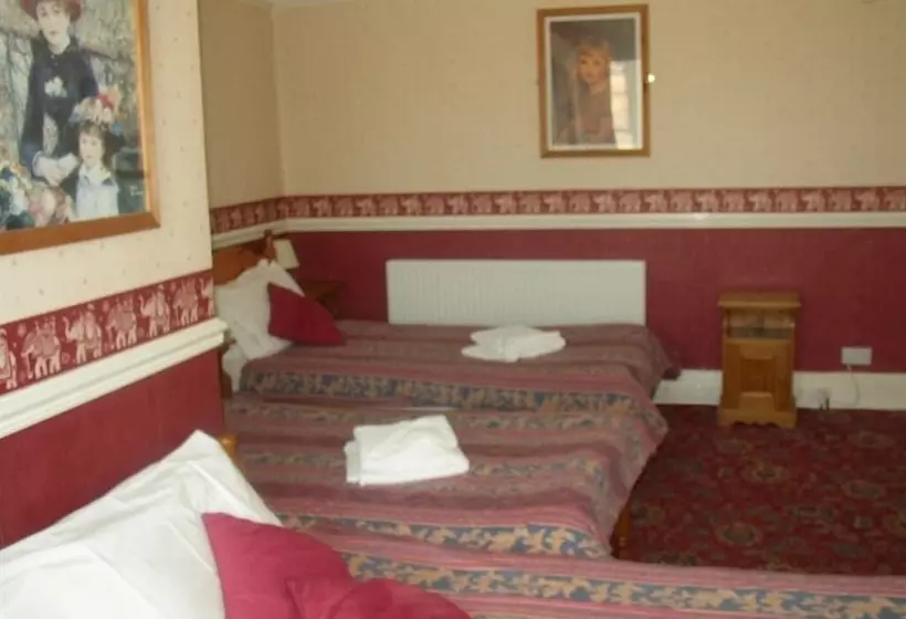 اتاق استاندارد چهار تخته, A Maiden Rest