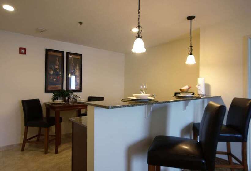 جناح, Best Western Plus Valdosta Hotel & Suites