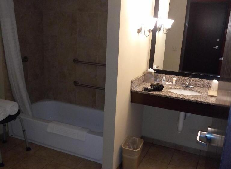 חדר סטנדרט עם מיטת קינג, Comfort Inn & Suites