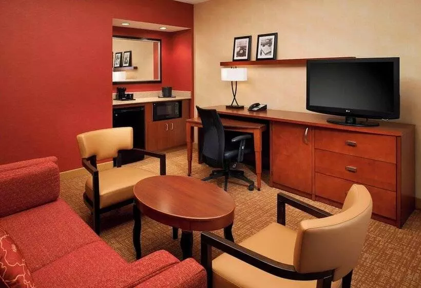 سوییت, Courtyard By Marriott Chicago Waukegan/gurnee