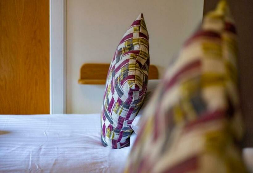 标准单人间, Crown