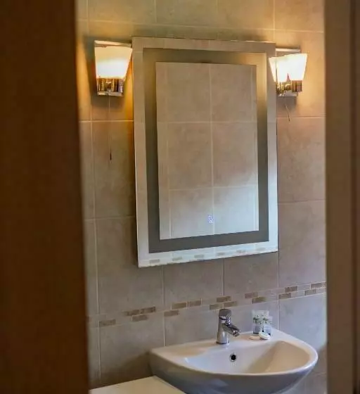 Habitació Estàndard, Crown