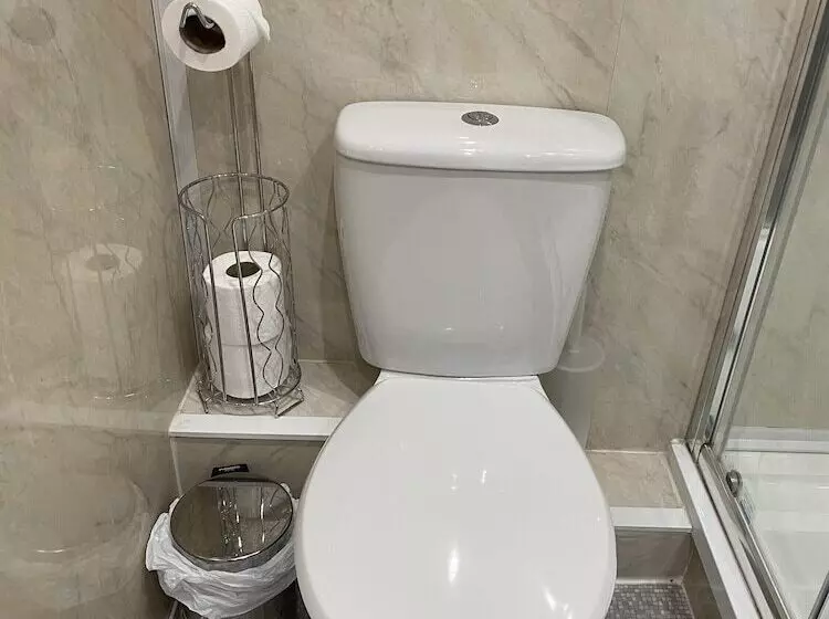 اتاق سوپریور, Diamonds Villa Near York Hospital
