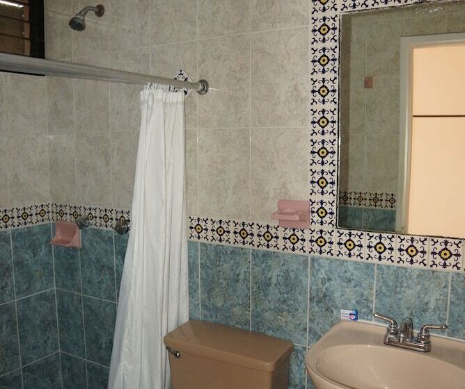 חדר פרמיום לארבעה, Doralba Inn