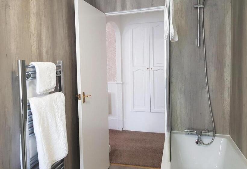 스탠다드 트리플 룸, Fairlawn House