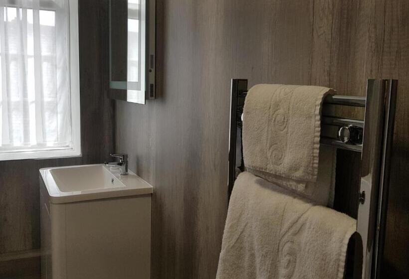 스탠다드 트리플 룸, Fairlawn House