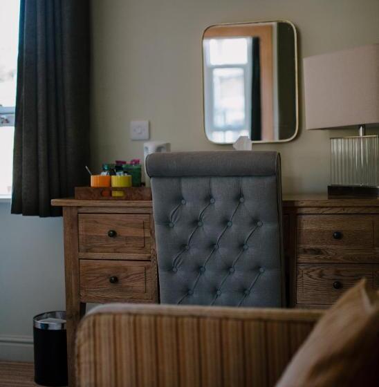 غرفة قياسية, Hebden Townhouse