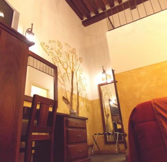 스탠다드 룸 더블 침대 2개, Historia