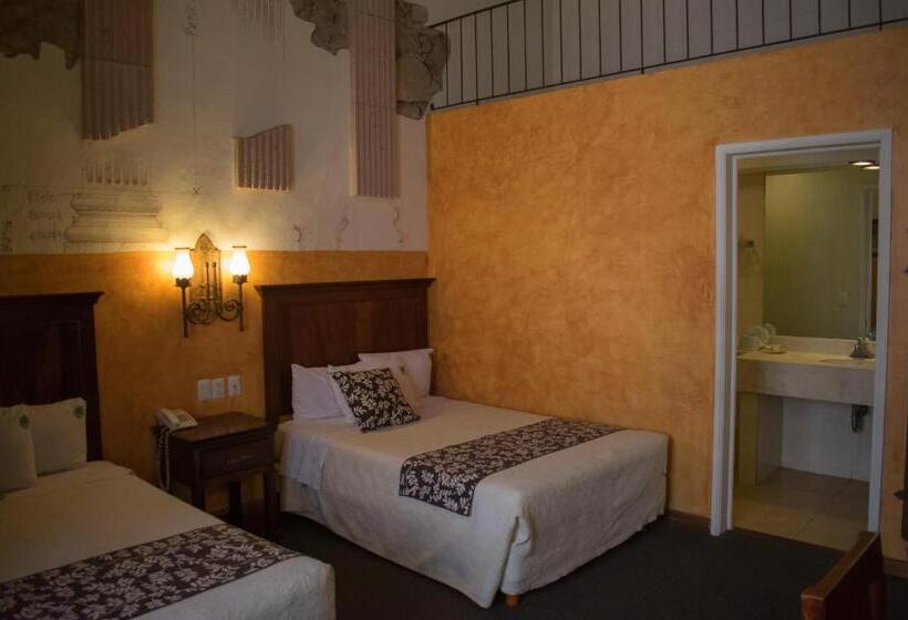 스탠다드 룸 더블 침대 2개, Historia