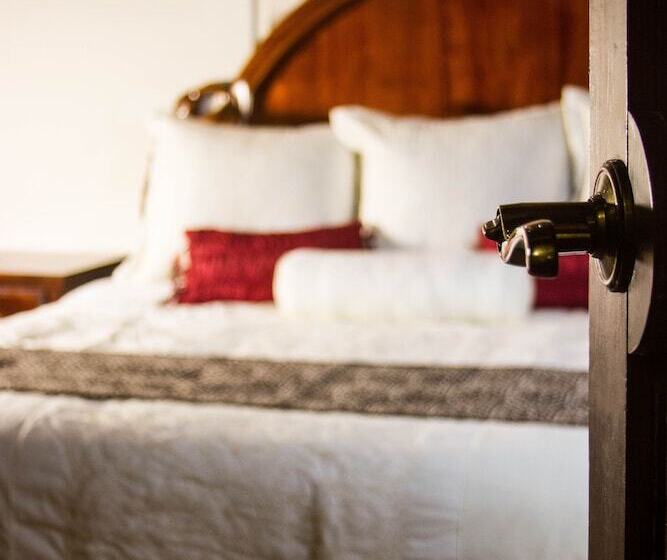 스탠다드 룸 더블 침대 2개, Historia