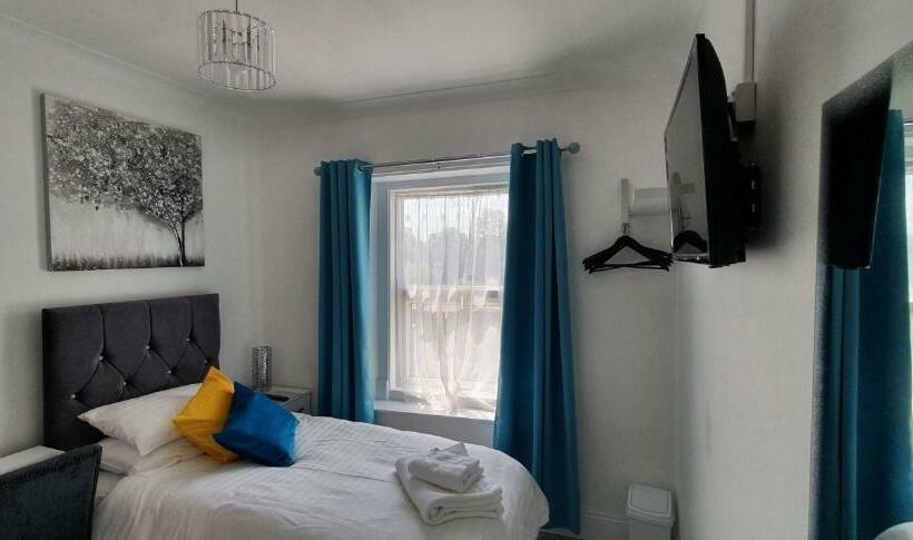 غرفة إقتصادية, Holly Lodge